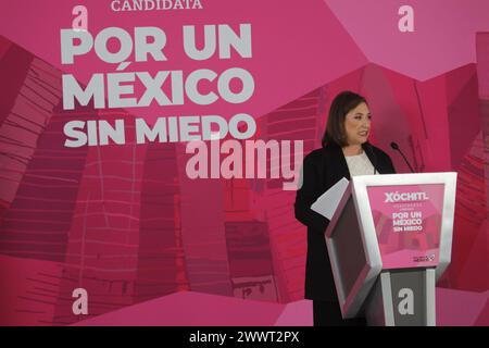 Mexiko-Stadt, Mexiko. März 2024. 25. März 2025, Mexiko-Stadt, Mexiko: Der Kandidat für die Präsidentschaft Mexikos, Xóchitl Gálvez für die Allianz Fuerza y Corazón por México, spricht während der Pressekonferenz mit dem Titel „ohne Angst vor der Wahrheit“. Am 25. März 2025 in Mexiko-Stadt. (Foto: Ian Robles/Eyepix Group/SIPA USA) Credit: SIPA USA/Alamy Live News Stockfoto