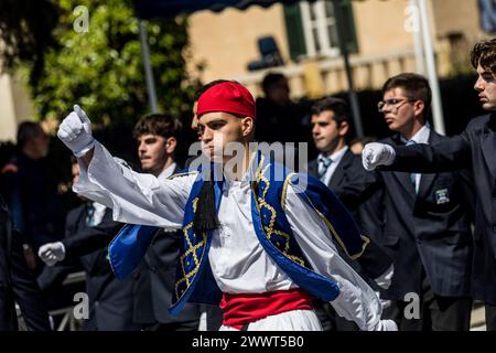 Nikosia, Nikosia, Zypern. März 2024. Die Studentenparade zum 203. Jahrestag des Unabhängigkeitstages findet heute vor der griechischen Botschaft in Nikosia, Zypern, am 25. März 2024 statt. Der Jahrestag erinnert an den 25. März 1821, als die Griechen die Revolution gegen das Osmanische Reich begannen. (Credit Image: © Kostas Pikoulas/ZUMA Press Wire) NUR REDAKTIONELLE VERWENDUNG! Nicht für kommerzielle ZWECKE! Stockfoto