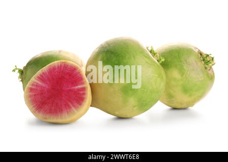 Radieschen mit Wassermelone auf weißem Hintergrund Stockfoto