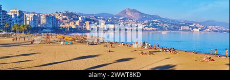 Malagueta Beach ist ein beliebter Touristenort in Malaga, Costa del Sol, Spanien Stockfoto