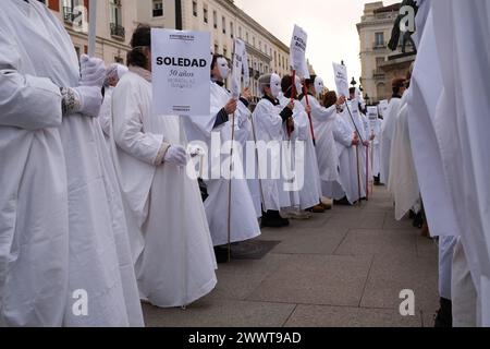 Feministische Gruppen versammeln sich am 25. März 2024 in Madrid in der Puerta del Sol. Das Ministerium für Gleichstellung hat Konf Stockfoto