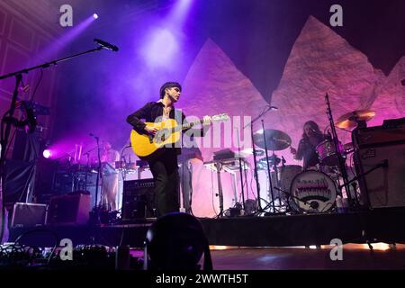 Newcastle, Großbritannien - 25. März. Declan McKenna tritt im o2 City Hall, Newcastle, vor ausverkauften Menschenmengen auf seiner „What Happened to the Beach“-Tour auf. Foto: Jill O'Donnell/Alamy Live News Stockfoto