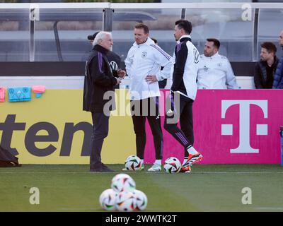 v. l. Rudi Völler Direktor der Männer-Nationalmannschaft, Trainer Julian Nagelsmann und Assistenztrainer Sandro Wagner, 25.03.2024, Fussball, DFB, N Stockfoto