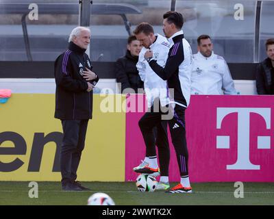 v. l. Rudi Völler Direktor der Männer-Nationalmannschaft, Trainer Julian Nagelsmann und Assistenztrainer Sandro Wagner, 25.03.2024, Fussball, DFB, N Stockfoto