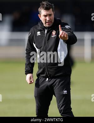 Graeme Lee, Manager von Spennymoor Town, während des Spiels der Vanarama National League North zwischen Spennymoor Town und Gloucester City im Brewery Field, Spennymoor, am Samstag, den 23. März 2024. (Foto: Mark Fletcher | MI News) Credit: MI News & Sport /Alamy Live News Stockfoto