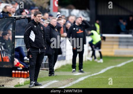 Graeme Lee, Manager von Spennymoor Town, sieht beim Spiel der Vanarama National League North zwischen Spennymoor Town und Gloucester City im Brewery Field, Spennymoor, am Samstag, den 23. März 2024. (Foto: Mark Fletcher | MI News) Credit: MI News & Sport /Alamy Live News Stockfoto