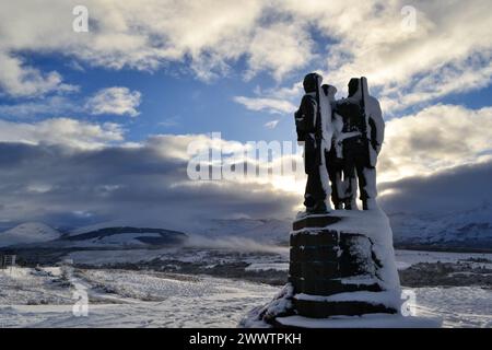 Spean Bridge Commando Memorial unter dem Schnee Stockfoto