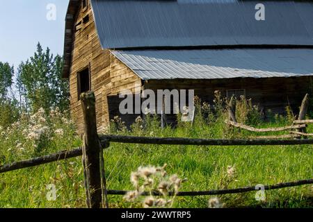 Atemberaubende, rustikale alte Scheune Stockfoto