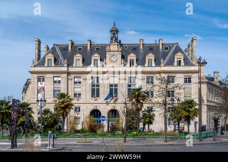 Außenansicht des Rathauses des 13. Arrondissements von Paris, am Place d'Italie, Paris, Frankreich Stockfoto