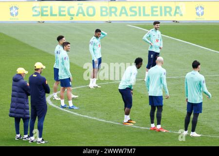 Rodrygo geht während des Trainings und der Pressekonferenz des brasilianischen Teams vor dem Freundschaftsspiel gegen Spanien am 25. März 2024 in Ciudad Deportiva Real Madrid in Valdebebas, Madrid, Spanien, aus Brasilien Stockfoto