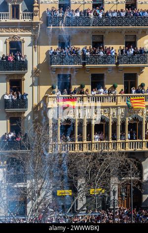 Mascleta in Valencia, während der Ausstellung Las Fallas, Feuerwerkskörper Stockfoto