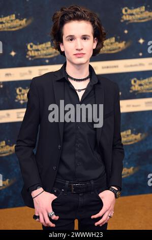 Cooper Dillon bei der Weltpremiere des Kinofilms Chantal im Märchenland im Mathäser Filmpalast. München, 25.03.2024 *** Cooper Dillon bei der Uraufführung des Films Chantal im Märchenland im Mathäser Filmpalast München, 25 03 2024 Foto:XR.xHeinex/xFuturexImagex chantal muenchen 4349 Stockfoto