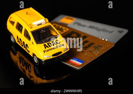 Der Allgemeine Deutsche Automobil-Club e. V., kurz ADAC, ist der größte Verkehrsclub Europas mit Sitz in München. Symbolfoto, Themenfoto *** der Allgemeine Deutsche Automobil Club e V, kurz ADAC, ist der größte Automobilclub Europas mit Sitz in München Symbolfoto, Themenfoto Foto:XB.xSchubertx/xFuturexImagex adac 4303 Stockfoto