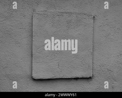 Minimalistisches weißes Leinwandtuch. Quadratische Ruhe. Schwarzweiß, Schwarzweiß. Stockfoto