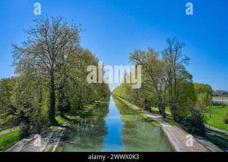 Moissac (Südwestfrankreich): Schiffbarer Aquädukt „pont-Canal du Cacor“, Wasserbrücke zwischen Garonne und Tarn Stockfoto