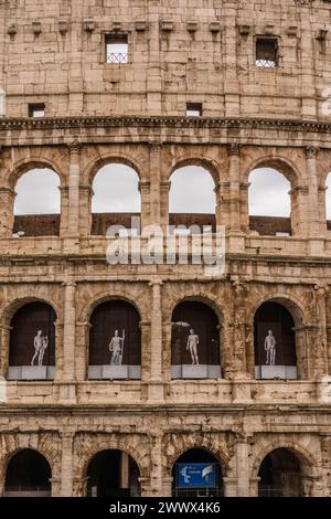 Das Kolosseum in Rom, Italien. Blick zum Amphitheater Rom *** das Kolosseum in Rom, Italien Blick auf das Amphitheater von Rom Stockfoto