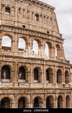 Das Kolosseum in Rom, Italien. Blick zum Amphitheater Rom *** das Kolosseum in Rom, Italien Blick auf das Amphitheater von Rom Stockfoto