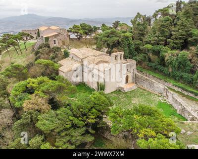 Die Kirche Chiesa di Sant Orsola. Erice, Sizilien, Italien. In der Altstadt von Erice *** die Kirche Chiesa di Sant Orsola Erice, Sizilien, Italien in der Altstadt von Erice Stockfoto