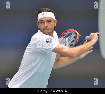 MIAMI GARDENS, FLORIDA - 23. MÄRZ: Taylor Fritz (USA) gegen Thiago Seyboth Wild (Brasilien) während des Miami Open Day 2024, präsentiert von Itaú im Hard Rock Stadium am 23. März 2024 in Miami Gardens, Florida. (Foto: JL/SIPA USA) Stockfoto