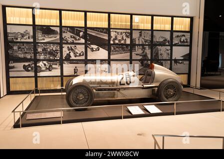 Oyama-cho, Sunto-Gun, Shizuoka, Japan - 27. März 2023: Mercedes-Benz W25 (Replica), Modelljahr 1934, Land Deutschland. Stockfoto