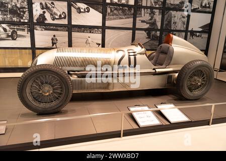 Oyama-cho, Sunto-Gun, Shizuoka, Japan - 27. März 2023: Mercedes-Benz W25 (Replica), Modelljahr 1934, Land Deutschland. Stockfoto