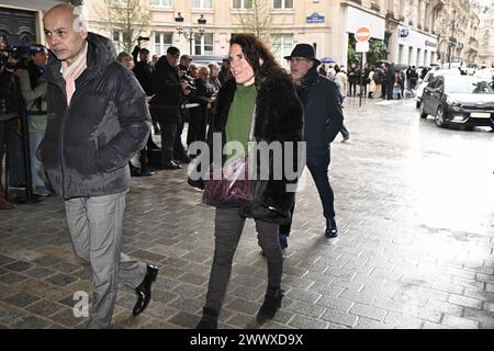 Mazarine Mitterrand Pingeot während der Trauerfeier für Frederic Mitterrand in der Kirche Saint Thomas d’Aquin in Paris, Frankreich am 26. März 2024. Frederic Mitterrand war ein französischer Politiker, der unter Präsident Nicolas Sarkozy als Kulturminister diente. Er war Schauspieler, Drehbuchautor, Fernsehmoderator, Schriftsteller, Produzent, direktor und Neffe des ehemaligen Präsidenten Francois Mitterrand. Obseques de Frederic Mitterrand a l’eglise Saint-Thomas d’Aquin A Paris, Frankreich, 26. märz 2024. Frederic Mitterrand etait un homme politique francais qui a ete ministre de la culture sous la Presidence de Ni Stockfoto