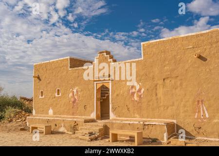 Ein Blick auf die Ruinen des verlassenen Kuldhara-Dorfes in der Nähe von Jaisalmer in Rajasthan, Indien Stockfoto