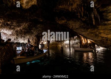 Mallorca, Spanien - 2. November 2023: Fantastische Fotos der Höhlen von Drach Stockfoto