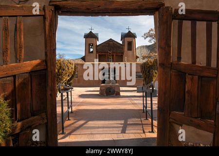 NM00676-00....NEW MEXICO - Kirche Christi von Esquipulas, Chimayo (El Santuario de Chimayó)... Eine heilige Straße. Stockfoto