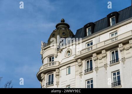 Madrid, Spanien - 17. März 2024: Außenansicht des berühmten und luxuriösen Hotels Ritz Stockfoto