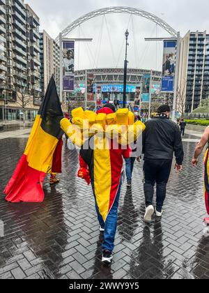 London, Großbritannien. März 2024. Die belgischen Fans kommen am Dienstag, den 26. März 2024, zu einem Freundschaftsspiel zwischen England und der belgischen Nationalmannschaft Red Devils in London, Großbritannien. Die Teams bereiten sich auf dieses Turnier der Euro 2024 im Sommer vor. BELGA FOTO BRUNO FAHY Credit: Belga News Agency/Alamy Live News Stockfoto