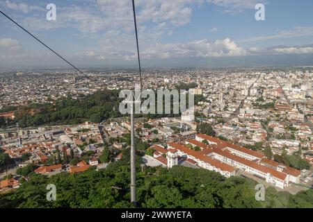 Luftaufnahme der Stadt Salta von der Seilbahn in Argentinien. Stockfoto