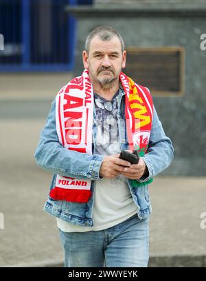 Cardiff City Stadium, Cardiff, Großbritannien. März 2024. UEFA Euro Qualifying Play Off Fußball, Wales gegen Polen; walisische Fans kommen ins Stadion Credit: Action Plus Sports/Alamy Live News Stockfoto