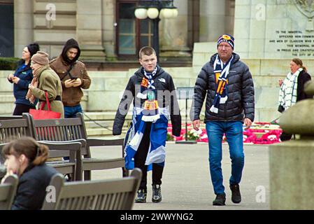 Glasgow, Schottland, Großbritannien. 26. März 2024: Wetter in Großbritannien: Sonniges Frühlingswetter in der Stadt sah Einheimische und Touristen auf den Straßen des Stadtzentrums. Credit Gerard Ferry/Alamy Live News Stockfoto