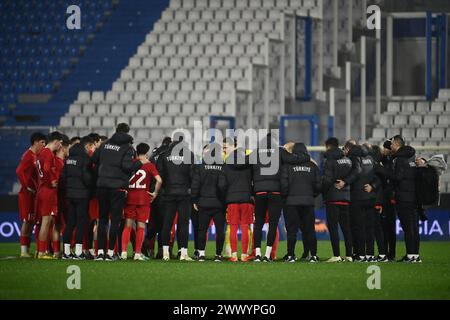 Ferrara, Italien. März 2024. Die Spieler von Turkiye am Ende des Spiels während der U21-Europameisterschaft 2025 in der Qualifikationsrunde zwischen Italien und Turkiye im Paolo Mazza Stadion - Sport, Fußball - Ferrara, Italien - Dienstag, 26. März 2024 (Foto: Massimo Paolone/LaPresse) Credit: LaPresse/Alamy Live News Stockfoto