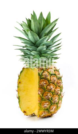 frische reife Ananas isoliert auf weißem Hintergrund Stockfoto