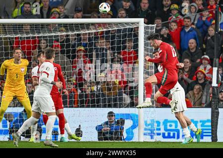 Cardiff, Großbritannien. März 2024. Kieffer Moore aus Wales trifft beim UEFA-Euro-Qualifikationsspiel Gruppe A Wales gegen Polen im Cardiff City Stadium, Cardiff, Vereinigtes Königreich, 26. März 2024 (Foto: Craig Thomas/News Images) in Cardiff, Vereinigtes Königreich am 26. März 2024. (Foto: Craig Thomas/News Images/SIPA USA) Credit: SIPA USA/Alamy Live News Stockfoto