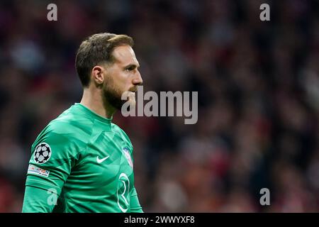 Madrid, Spanien. März 2024. Madrid, Spanien, 13. März 2024: Torhüter Jan Oblak (13 Atletico de Madrid) sieht beim Fußball-Spiel der UEFA Champions League zwischen Atletico Madrid und Inter im Civitas Metropolitano in Madrid, Spanien, zu. (Daniela Porcelli/SPP) Credit: SPP Sport Press Photo. /Alamy Live News Stockfoto