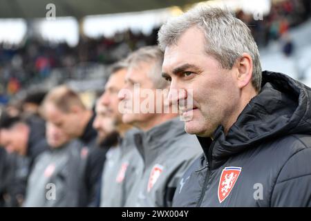 Hradec Kralove, Tschechische Republik. März 2024. Trainer der Tschechischen Republik U21 JAN SUCHOPAREK während des UEFA Under21 Internationalen Spiels zwischen Tschechien und Island bei Hradec Kralove in Tschechien. (Kreditbild: © Slavek Ruta/ZUMA Press Wire) NUR REDAKTIONELLE VERWENDUNG! Nicht für kommerzielle ZWECKE! Stockfoto