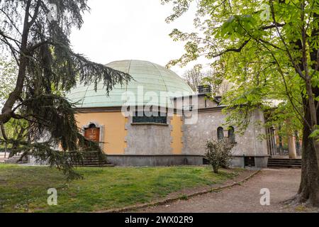 Mailand, Italien - 30. März 2022: Das Mailänder Planetarium, Planetario di Milano, ist das größte und wichtigste Planetarium in Italien. Sie befindet sich im Stockfoto