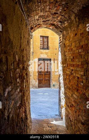 Pienza, Italien - 24. Juli 2023: Schöne Stadt Pienza in der Toskana, Italien Stockfoto