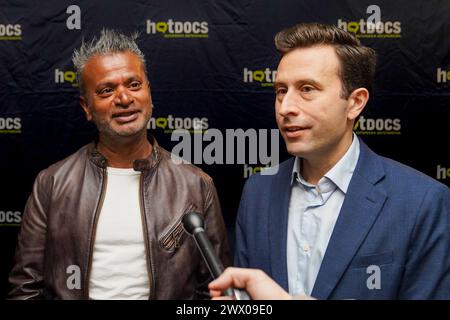 Toronto, Kanada. März 2024. Sash Simpson und Mark Selby nehmen an der Pressekonferenz des Hot Docs Film Festivals Teil, um ihren Film „Born Hungry“ zu verfilmen. „Born Hungry“, Regie von Barry Avrich, befasst sich mit den systemischen Problemen der Ernährungsunsicherheit und wirft Licht auf die Kämpfe von Einzelpersonen und Gemeinschaften, die mit Hunger kämpfen. Der Dokumentarfilm enthüllt die Komplexität der Armut und plädiert für nachhaltige Lösungen zur Bewältigung dieses dringenden globalen Problems. Quelle: SOPA Images Limited/Alamy Live News Stockfoto