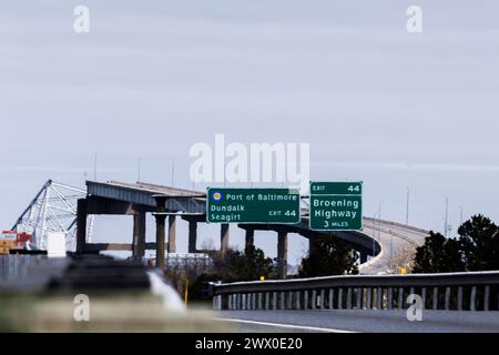 Baltimore, Vereinigte Staaten Von Amerika. März 2024. Die Ruinen der Francis Scott Key Bridge außerhalb von Baltimore, Maryland, werden gesehen, nachdem ein Containerschiff am Dienstag, den 26. März 2024, die Brücke in den frühen Morgenstunden getroffen hatte. Kredit: Aaron Schwartz/CNP/SIPA USA Kredit: SIPA USA/Alamy Live News Stockfoto