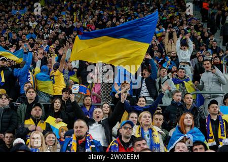 Breslau, Breslau, Polen. März 2024. Ein Qualifikationsspiel der Euro 2024 zwischen der Ukraine und Island fand in Breslau in der Tarczynski Arena statt. In Bild: Ukraine Fans (Foto: © Krzysztof Zatycki/ZUMA Press Wire) NUR REDAKTIONELLE VERWENDUNG! Nicht für kommerzielle ZWECKE! Stockfoto