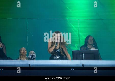 Shakira singt ihr neues Lied Punteria am Times Square am 26. März 2024 in New York City. Quelle: Brazil Photo Press/Alamy Live News Stockfoto