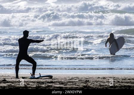 Bereit zum Surfen, Ocean Beach, San Francisco, Kalifornien, USA. Stockfoto