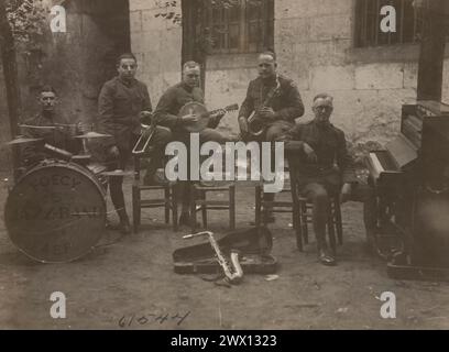 Unterhaltungsbereich, Tours, Frankreich. Foecy Jazz Band ca. 1919 Stockfoto