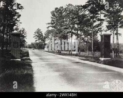 Eintritt zum Militärreservat, Fort Benning, Georgia. August 1927 Stockfoto