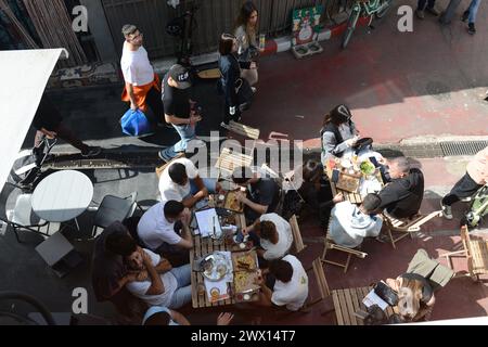 Bier Basar auf dem Carmel-markt in Tel Aviv. Stockfoto