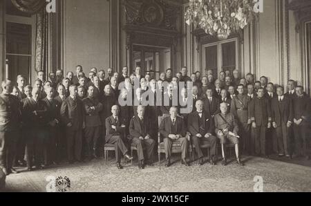 Mitglieder der amerikanischen Kommission für Friedensverhandlungen im Hotel Crillon, Paris, CA. Juni 1919 Stockfoto